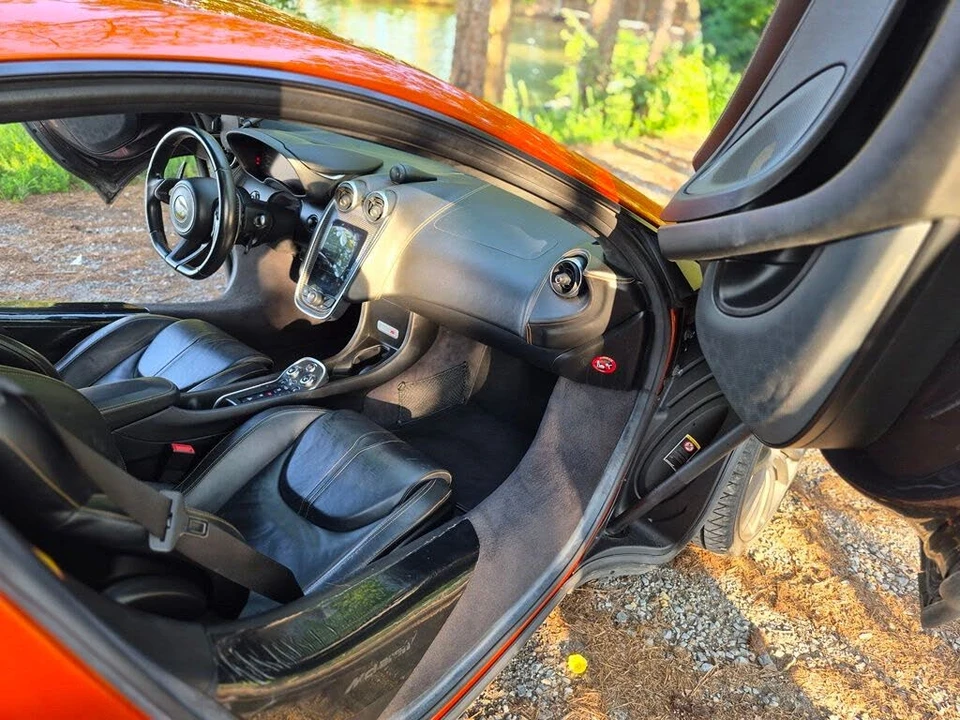 2017 McLaren 570S - Image 27 of 31