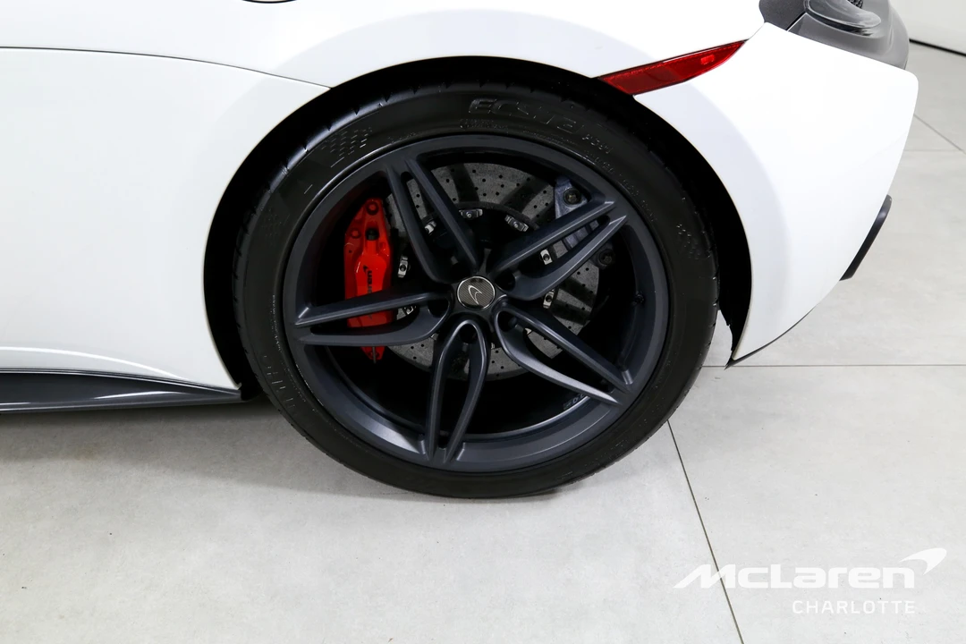 2017 McLaren 570S - Image 25 of 30