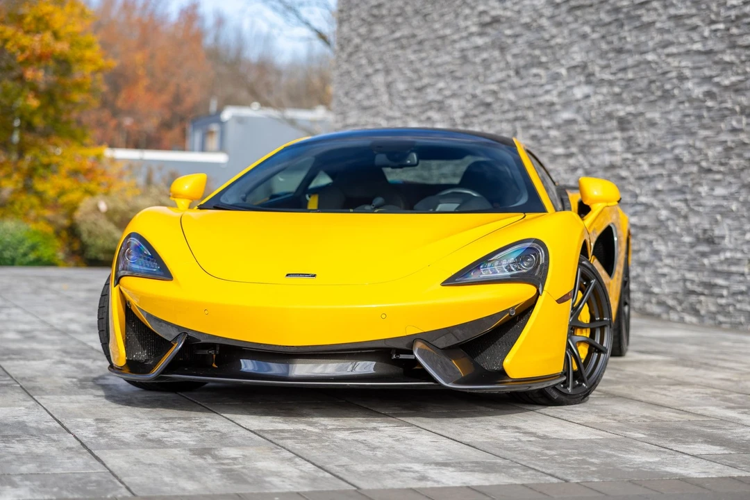 2017 McLaren 570S - Image 2 of 21