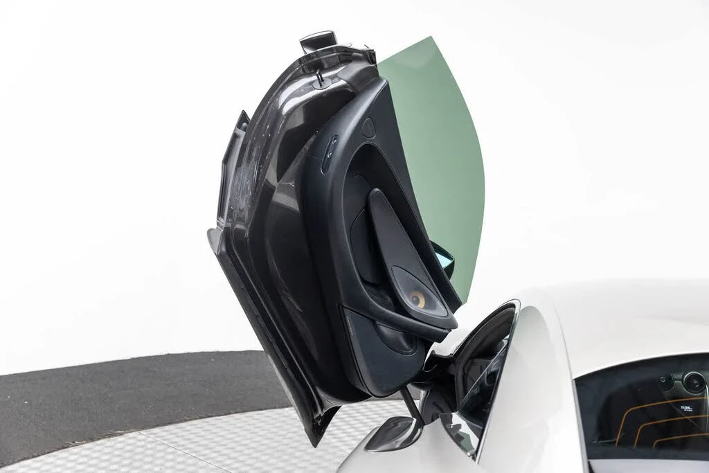 2017 McLaren 570S - Image 21 of 31