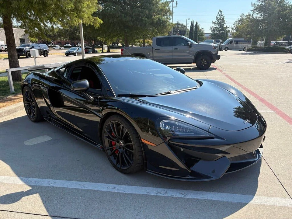 2017 McLaren 570S - Image 3 of 8