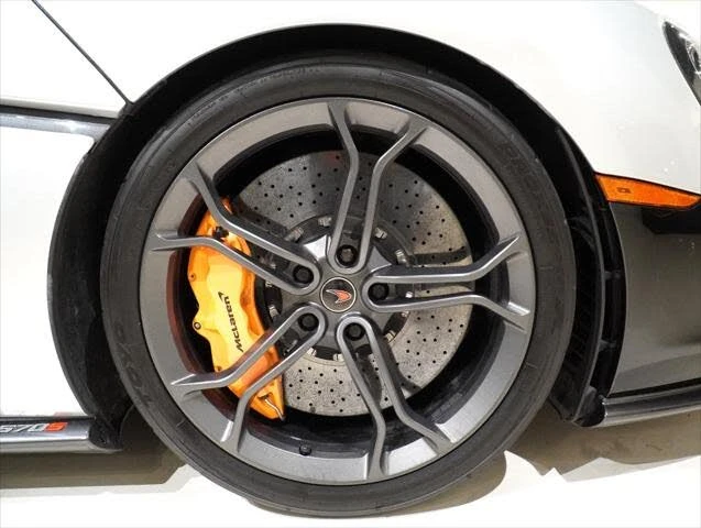 2017 McLaren 570S - Image 11 of 18
