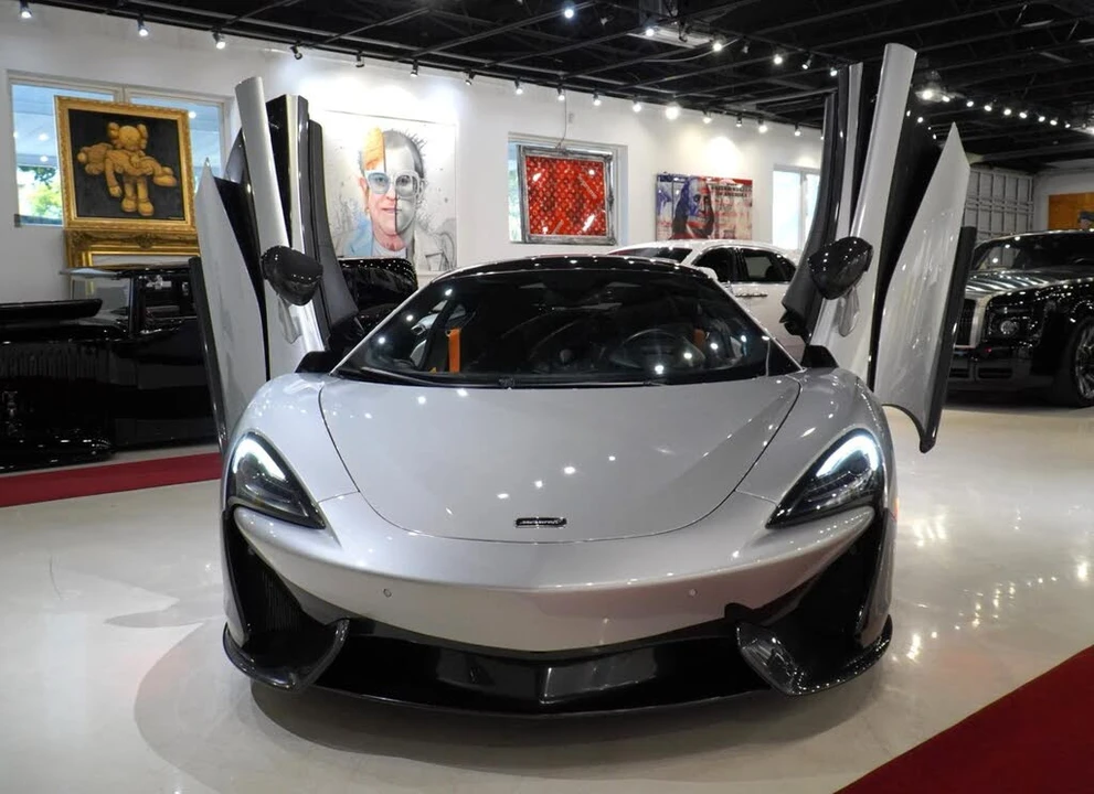 2017 McLaren 570S - Image 2 of 18