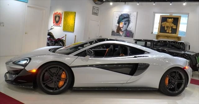 2017 McLaren 570S - Image 4 of 18
