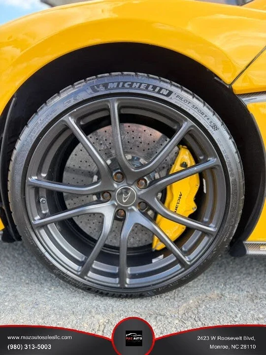 2017 McLaren 570S - Image 8 of 17