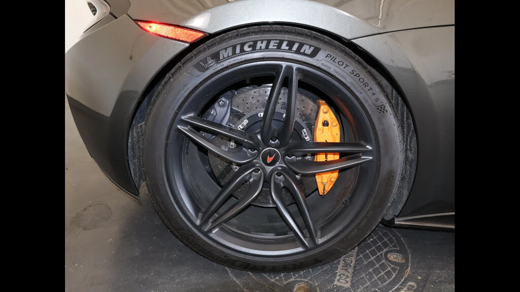2017 McLaren 570S - Image 28 of 31