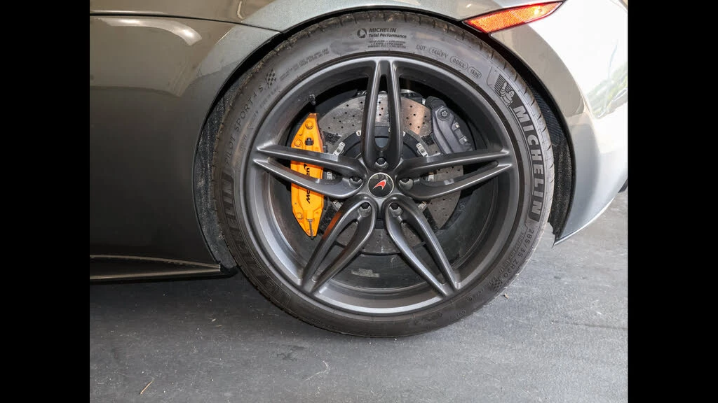 2017 McLaren 570S - Image 29 of 31