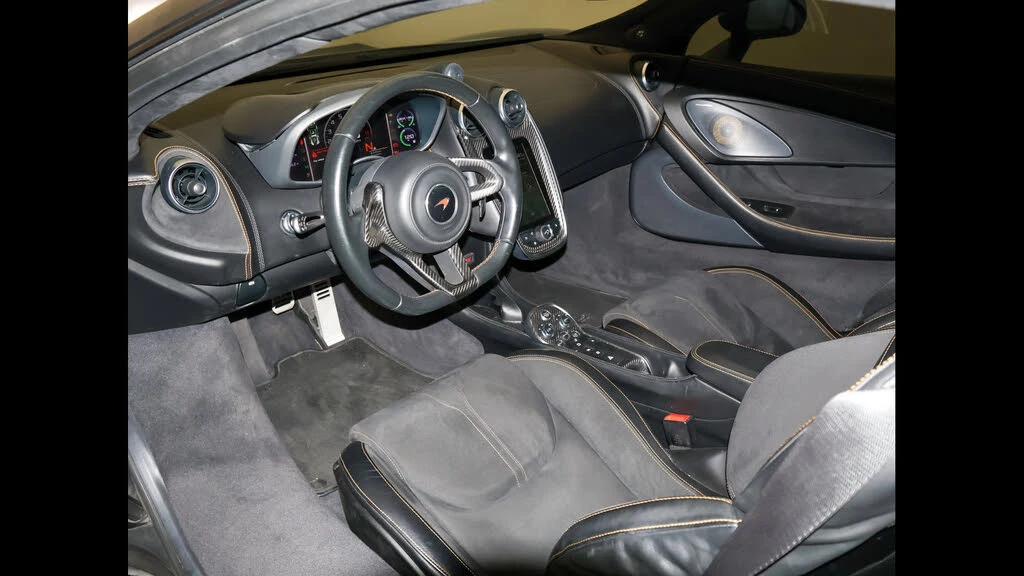 2017 McLaren 570S - Image 17 of 31