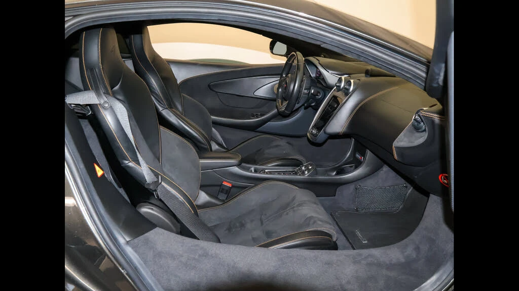 2017 McLaren 570S - Image 31 of 31
