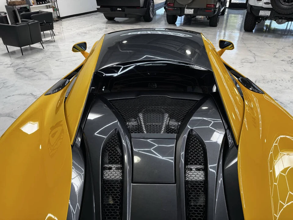 2017 McLaren 570S - Image 11 of 15