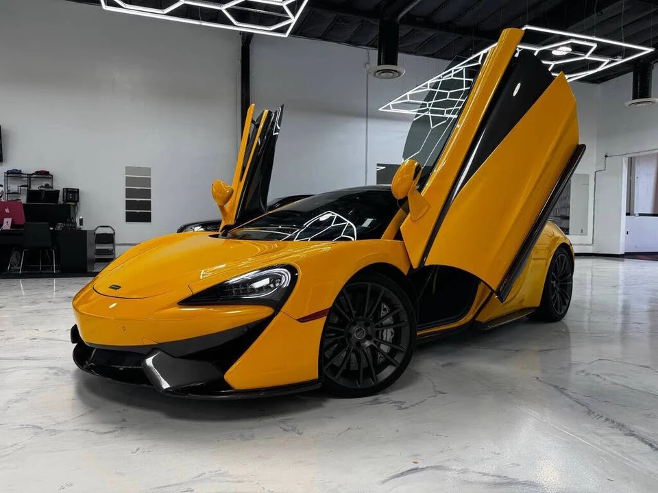 2017 McLaren 570S - Image 2 of 15