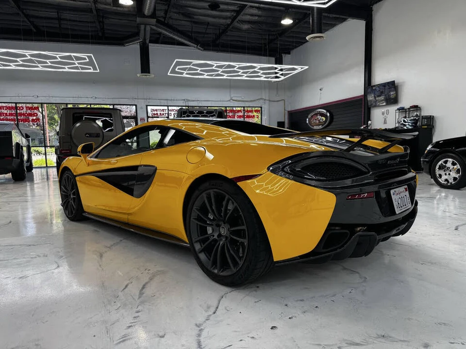 2017 McLaren 570S - Image 7 of 15