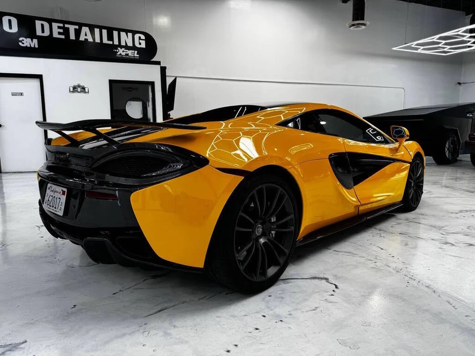 2017 McLaren 570S - Image 8 of 15