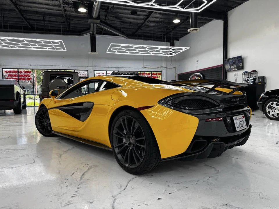 2017 McLaren 570S - Image 10 of 15