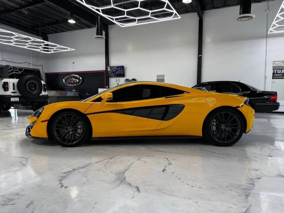 2017 McLaren 570S - Image 9 of 15