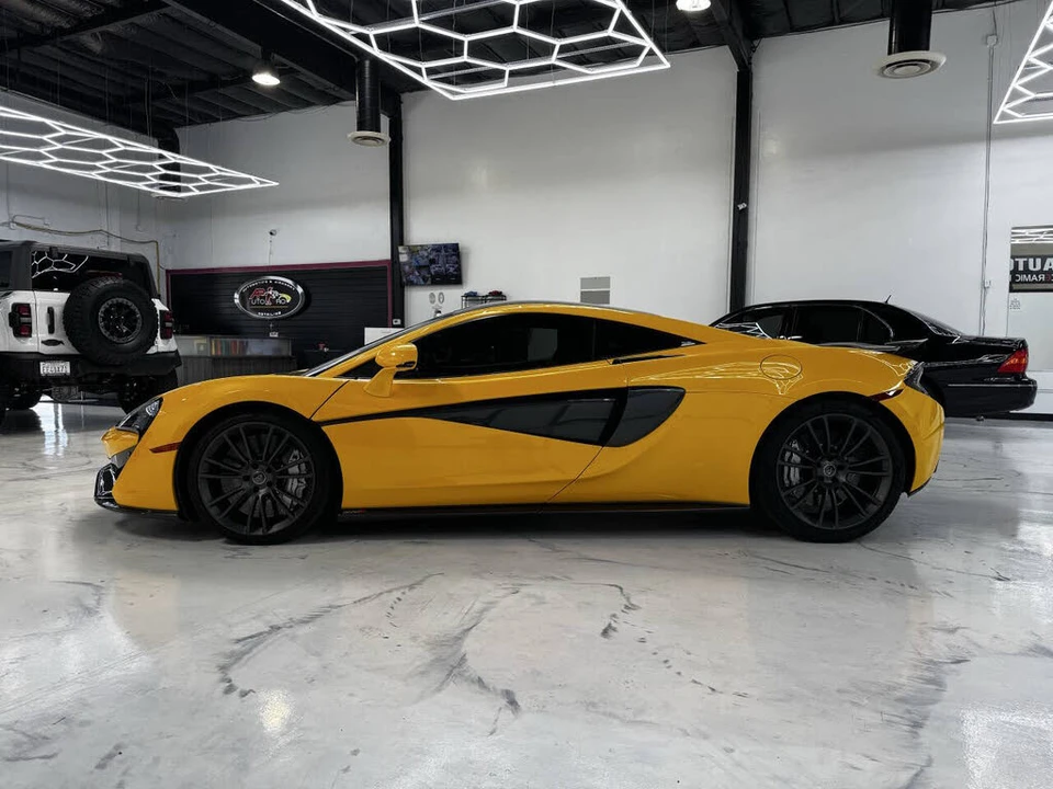 2017 McLaren 570S - Image 9 of 15