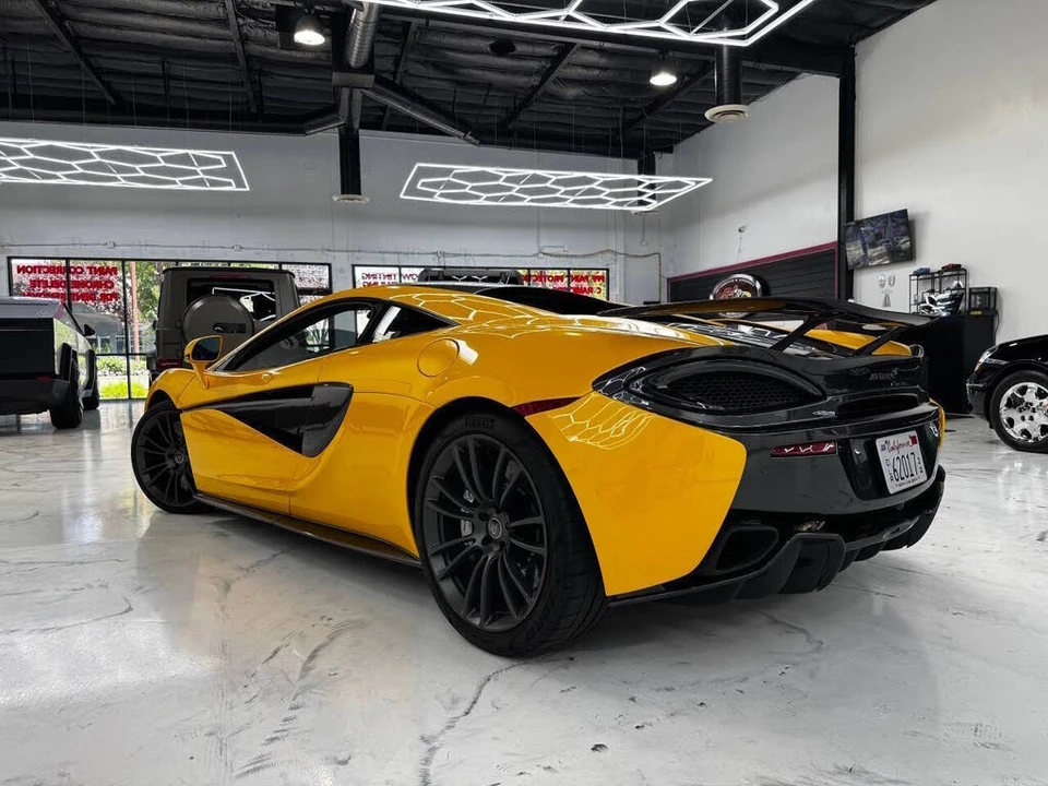 2017 McLaren 570S - Image 10 of 15