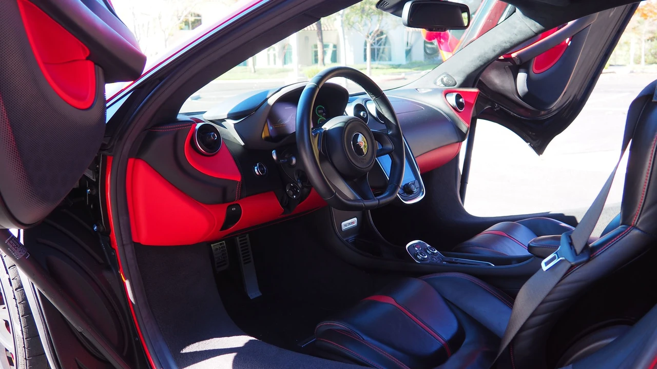 2017 McLaren 570S - Image 8 of 13