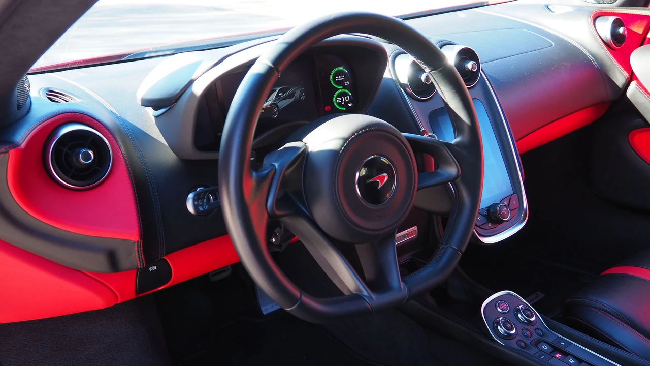 2017 McLaren 570S - Image 9 of 13
