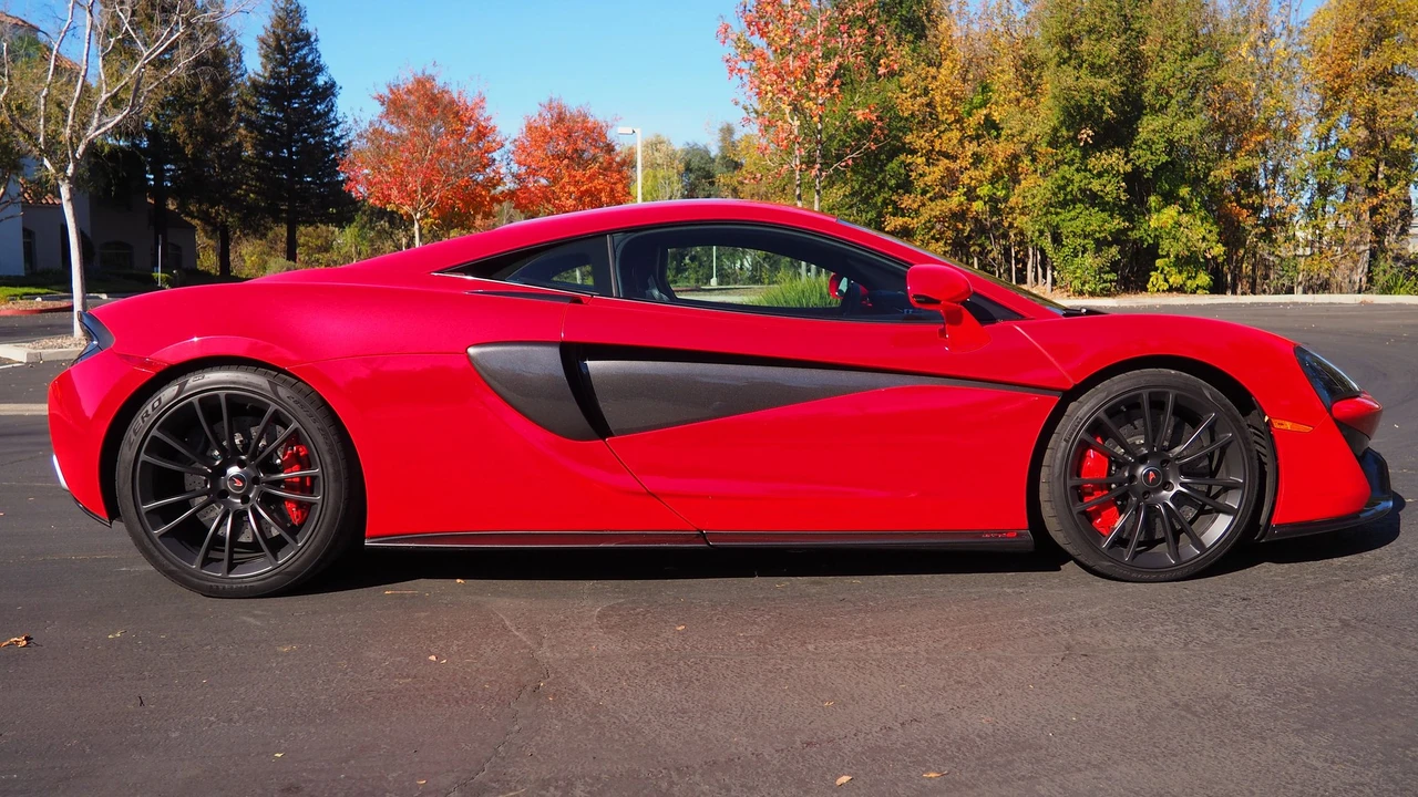 2017 McLaren 570S - Image 6 of 13