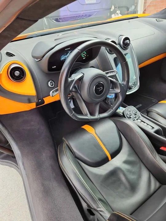 2017 McLaren 570S - Image 7 of 10