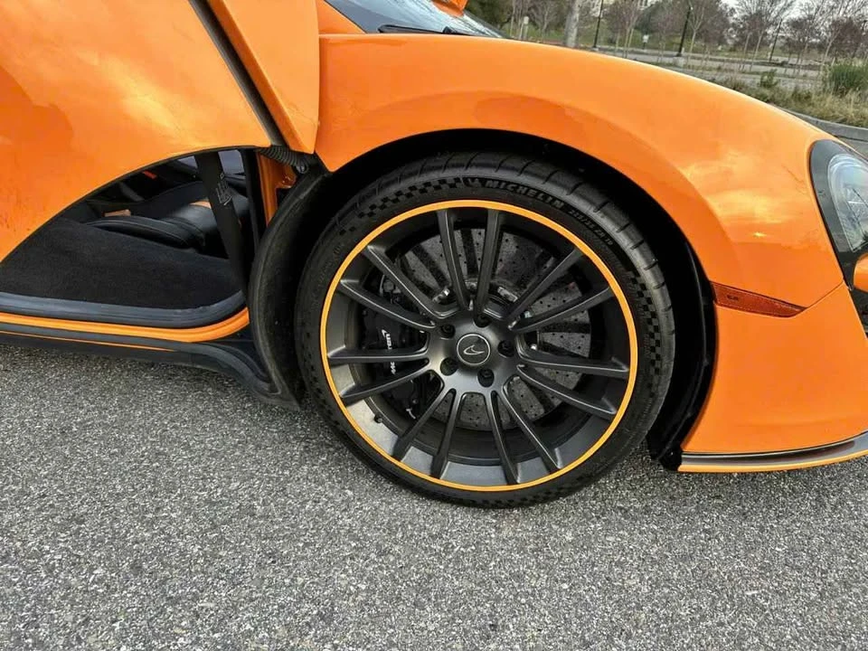 2017 McLaren 570S - Image 2 of 10