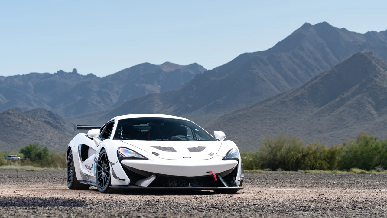 2017 McLaren - Image 8 of 31
