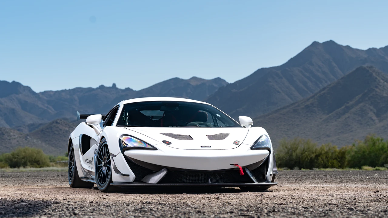 2017 McLaren - Image 9 of 31