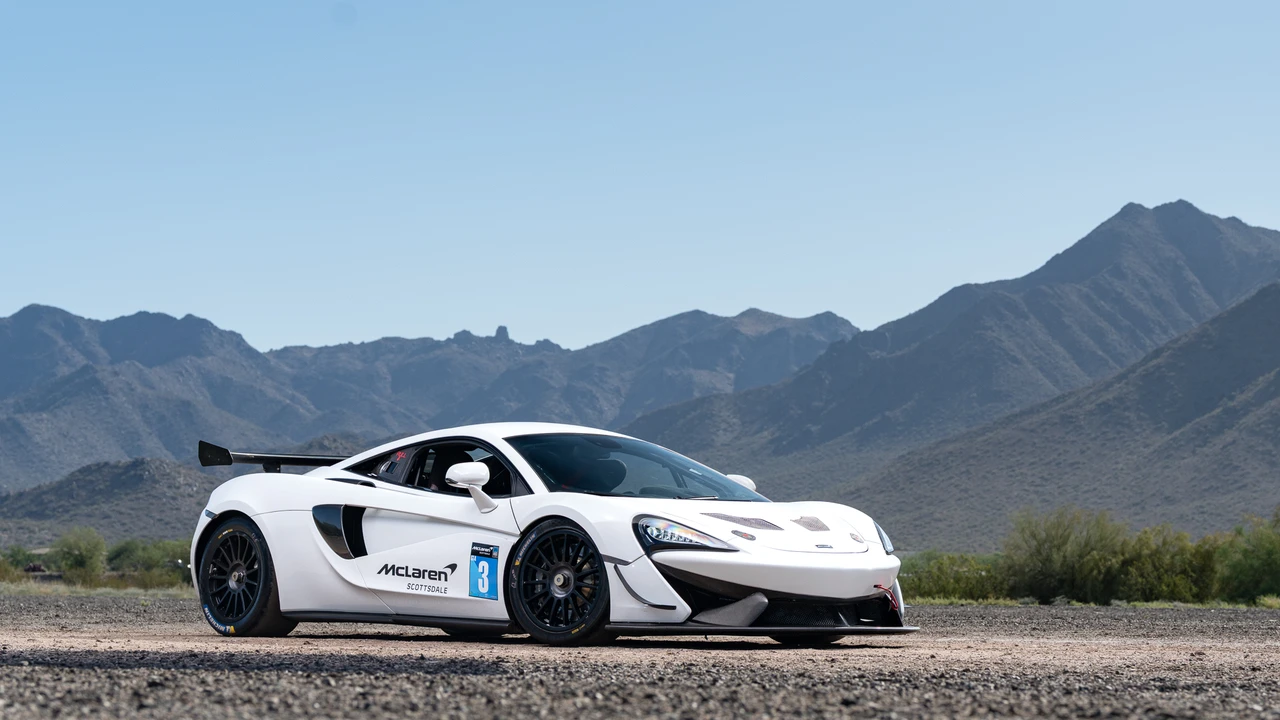 2017 McLaren - Image 11 of 31