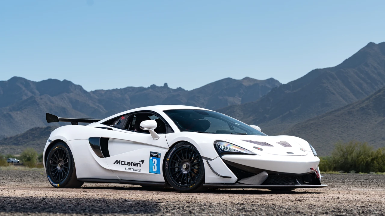 2017 McLaren - Image 12 of 31