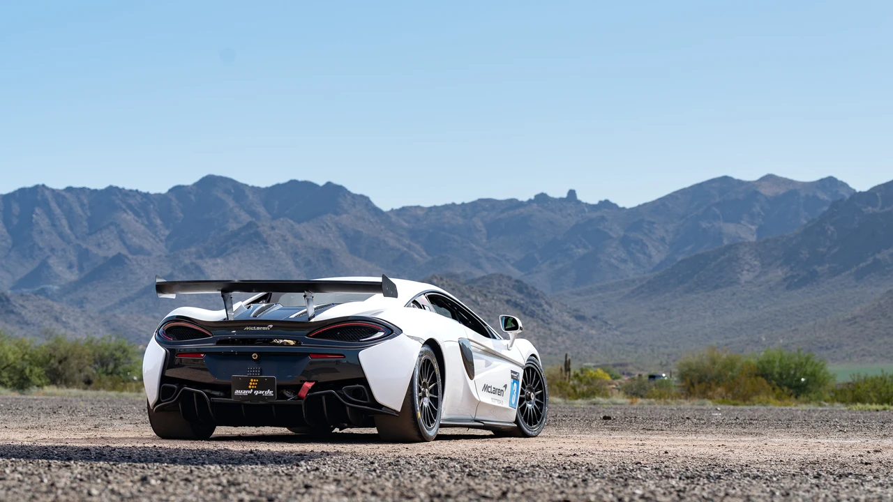 2017 McLaren - Image 19 of 31