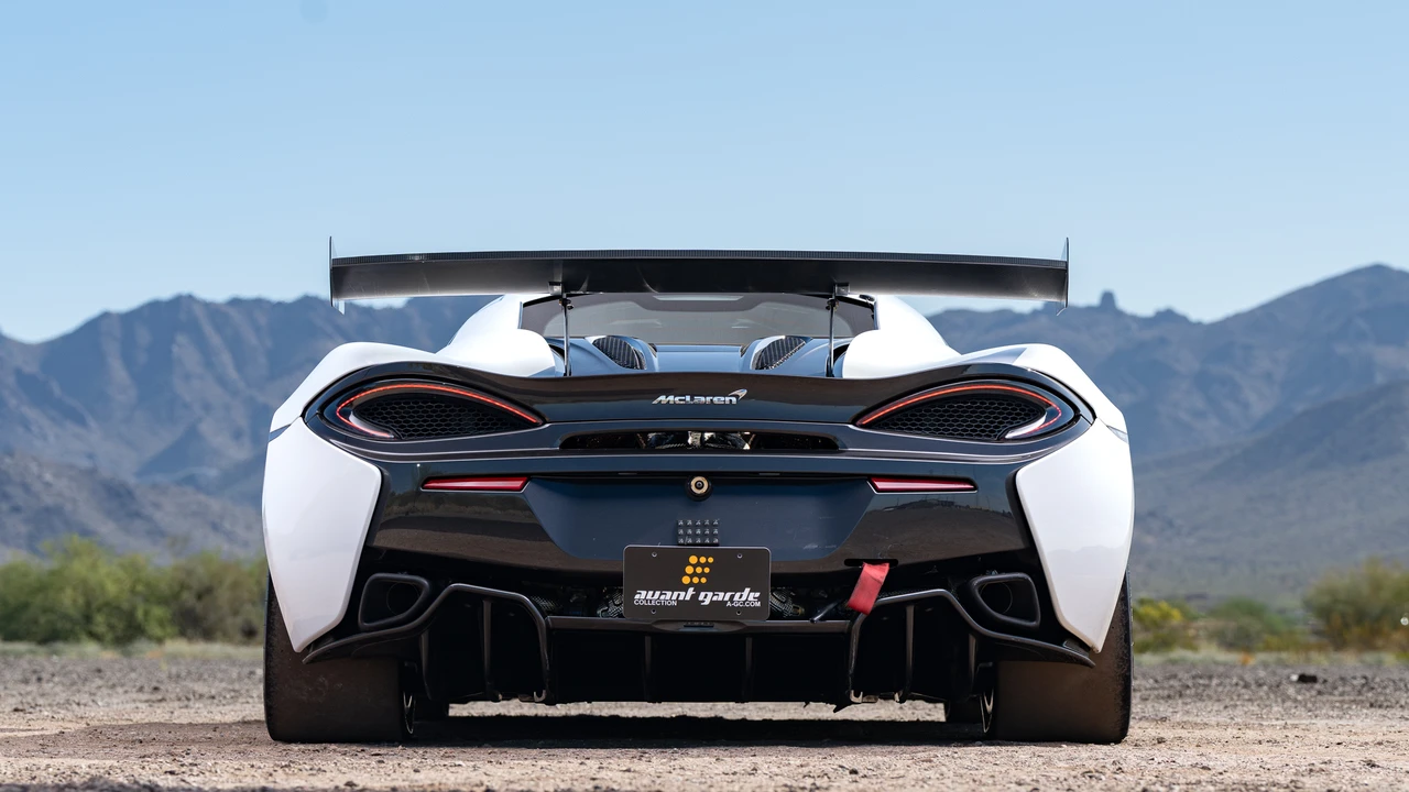 2017 McLaren - Image 24 of 31