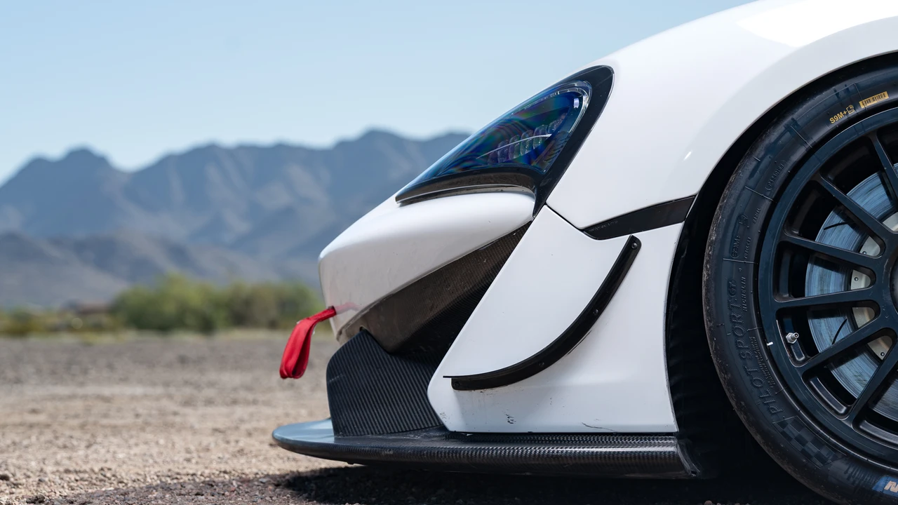 2017 McLaren - Image 31 of 31