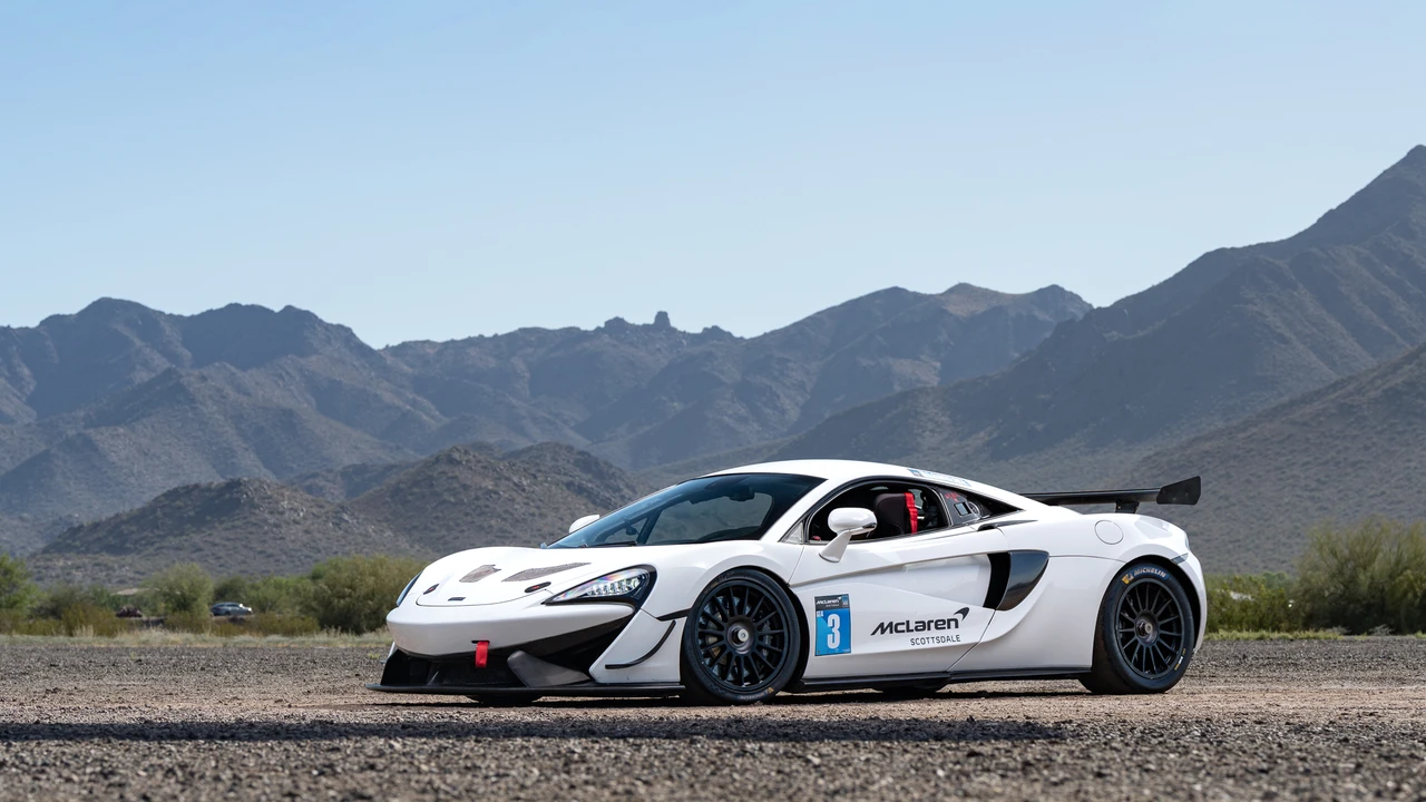 2017 McLaren - Image 2 of 31