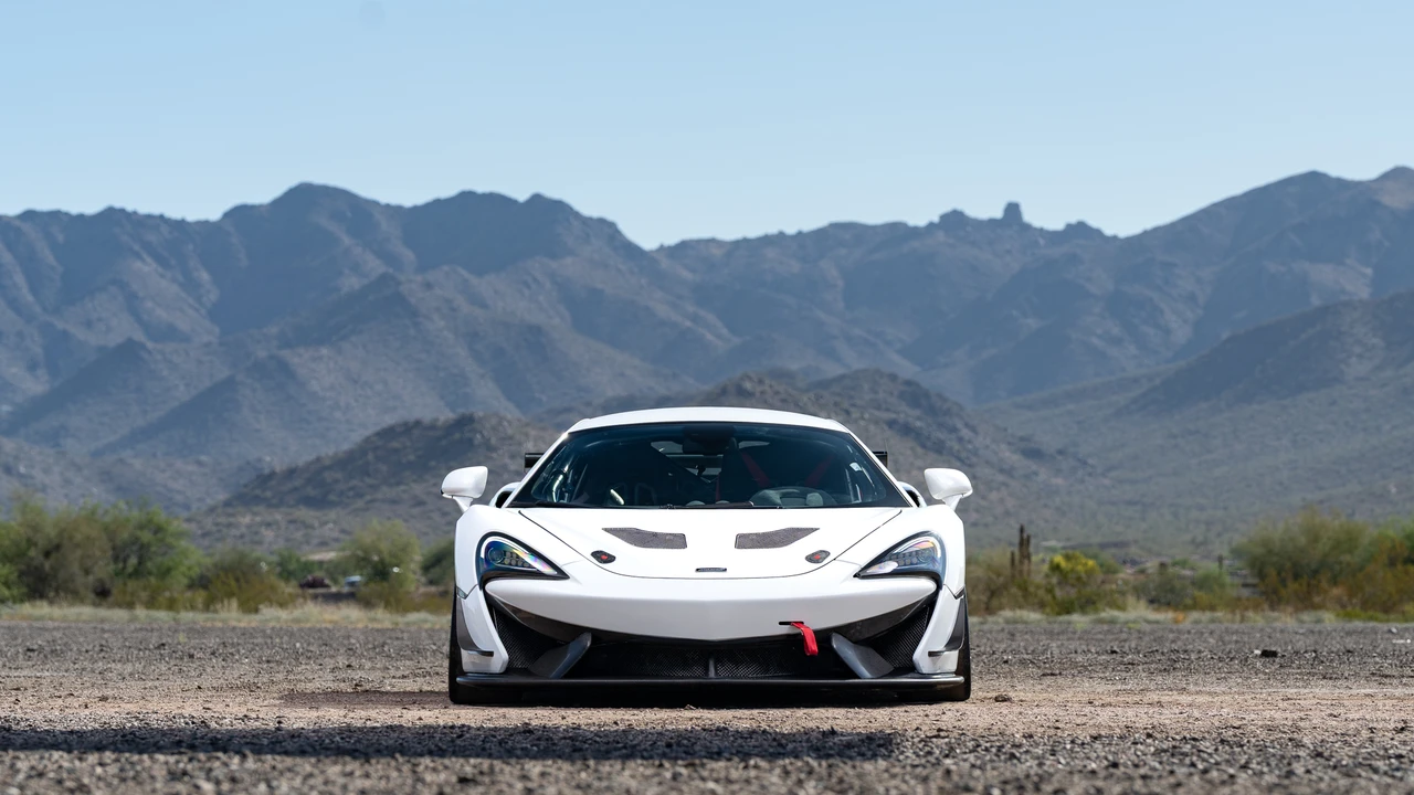 2017 McLaren - Image 5 of 31