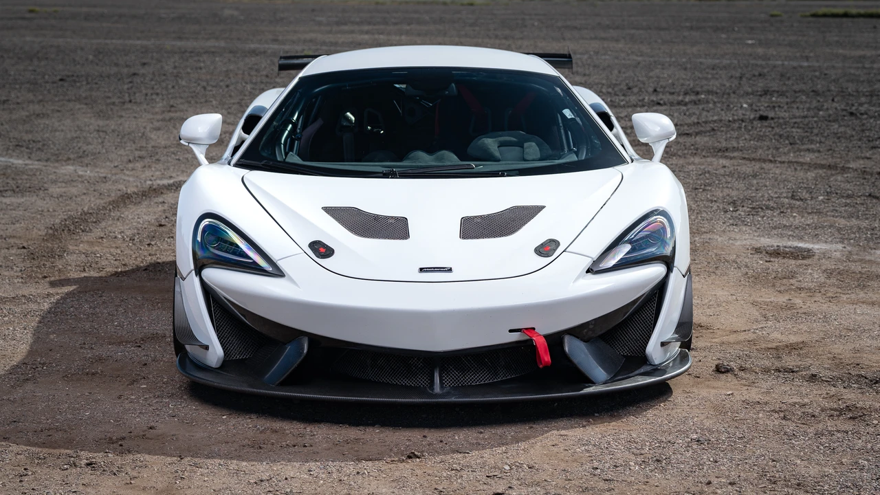 2017 McLaren - Image 6 of 31