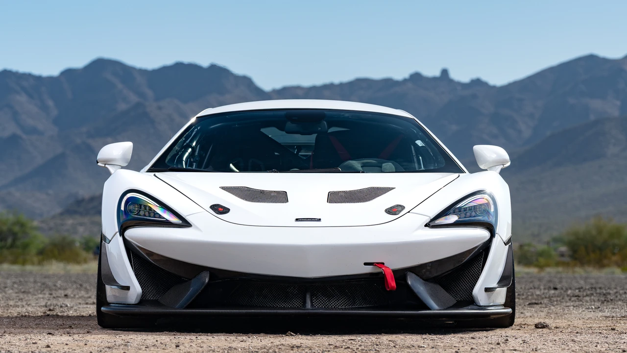 2017 McLaren - Image 7 of 31