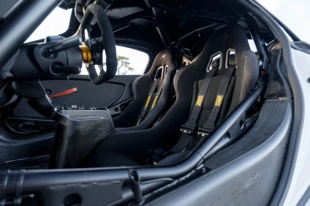 2017 McLaren 570S - Image 4 of 6