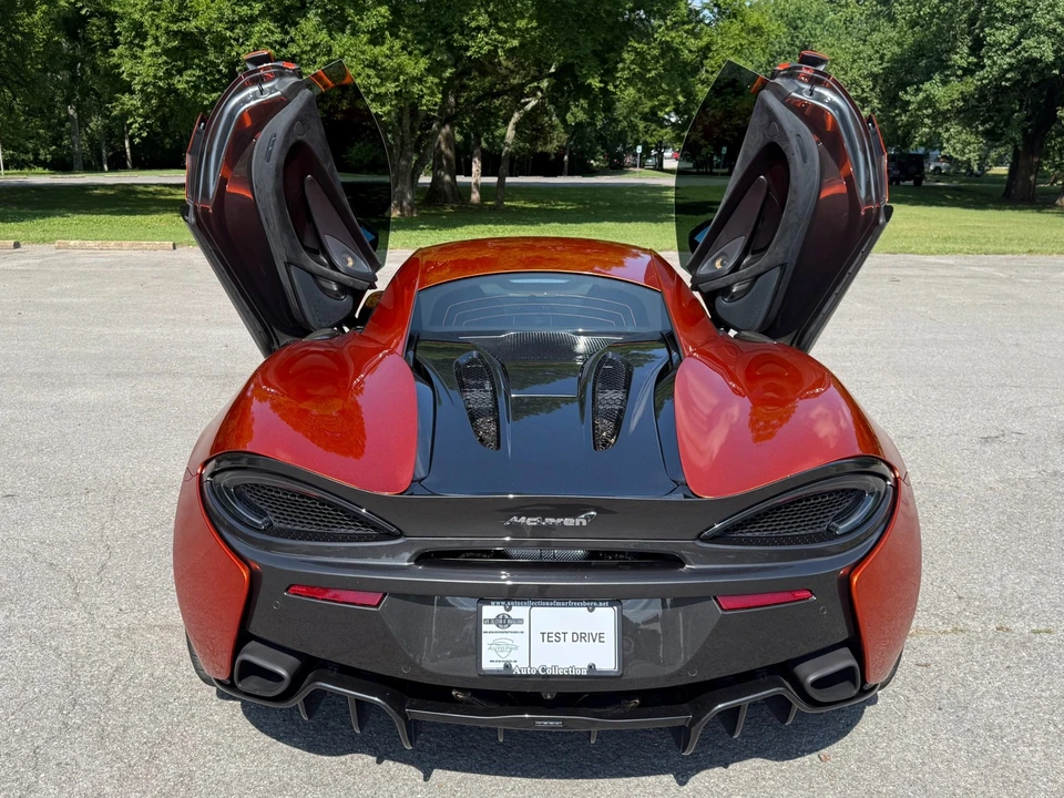 2017 McLaren 570S - Image 6 of 12