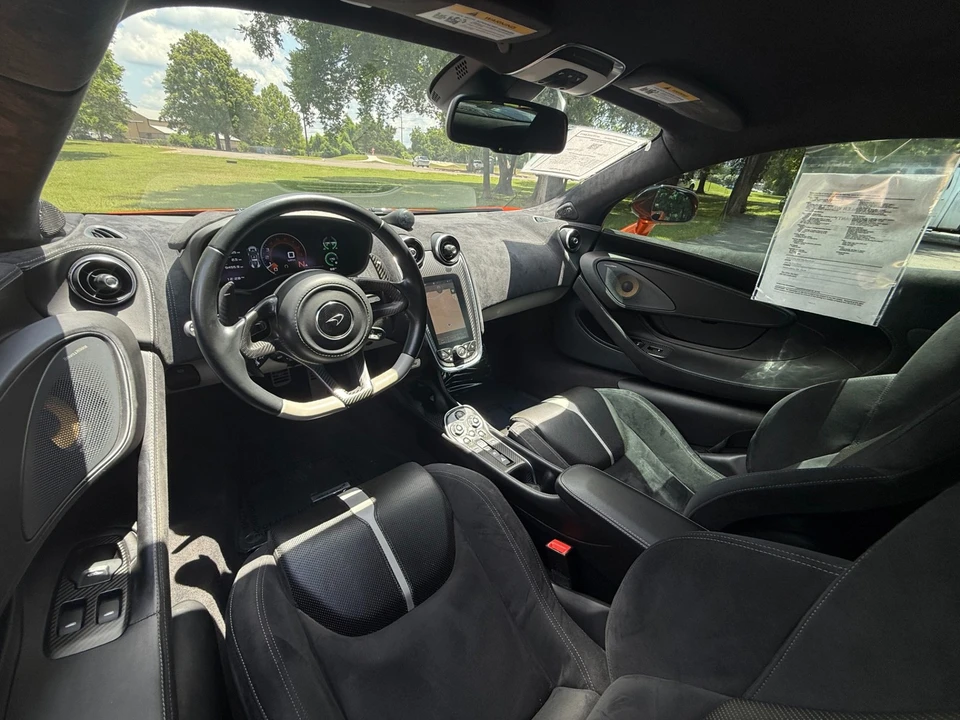 2017 McLaren 570S - Image 28 of 31
