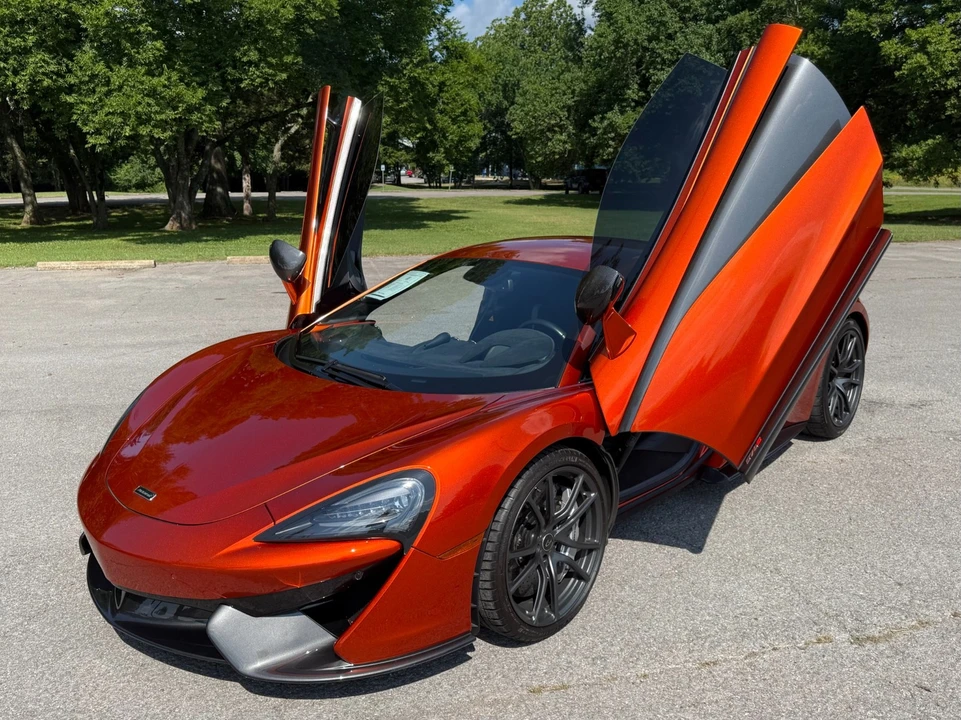 2017 McLaren 570S - Image 2 of 31