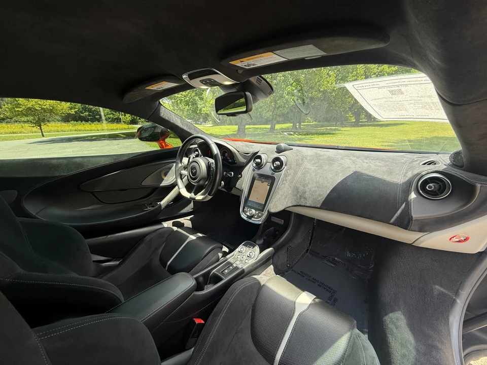 2017 McLaren 570S - Image 27 of 31
