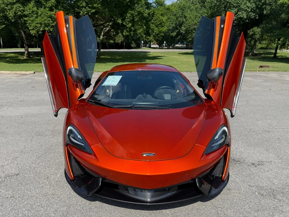 2017 McLaren 570S - Image 5 of 31