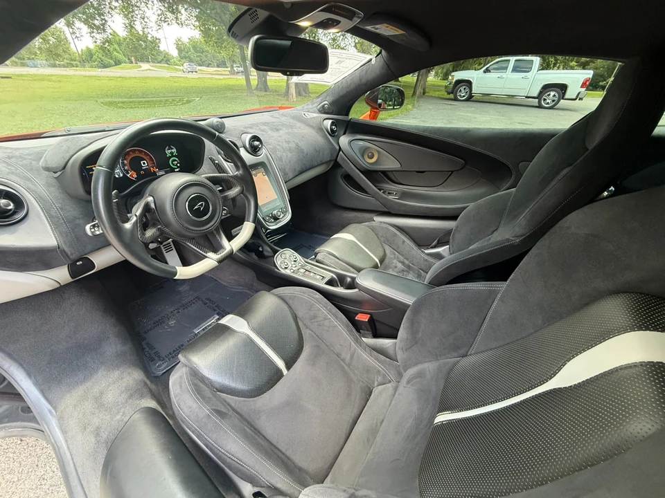 2017 McLaren 570S - Image 22 of 31