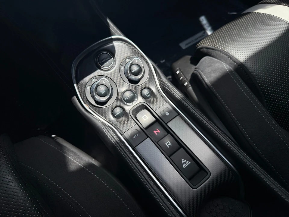 2017 McLaren 570S - Image 31 of 31