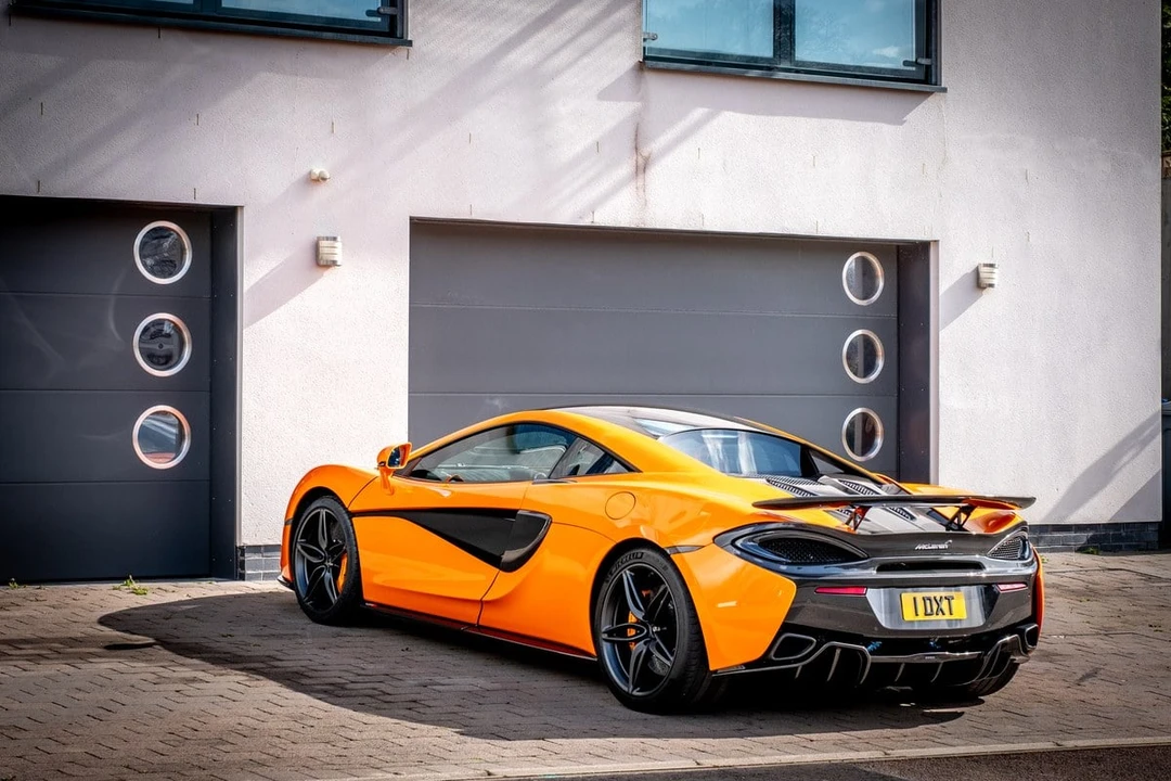 2017 McLaren 570S - Image 27 of 31