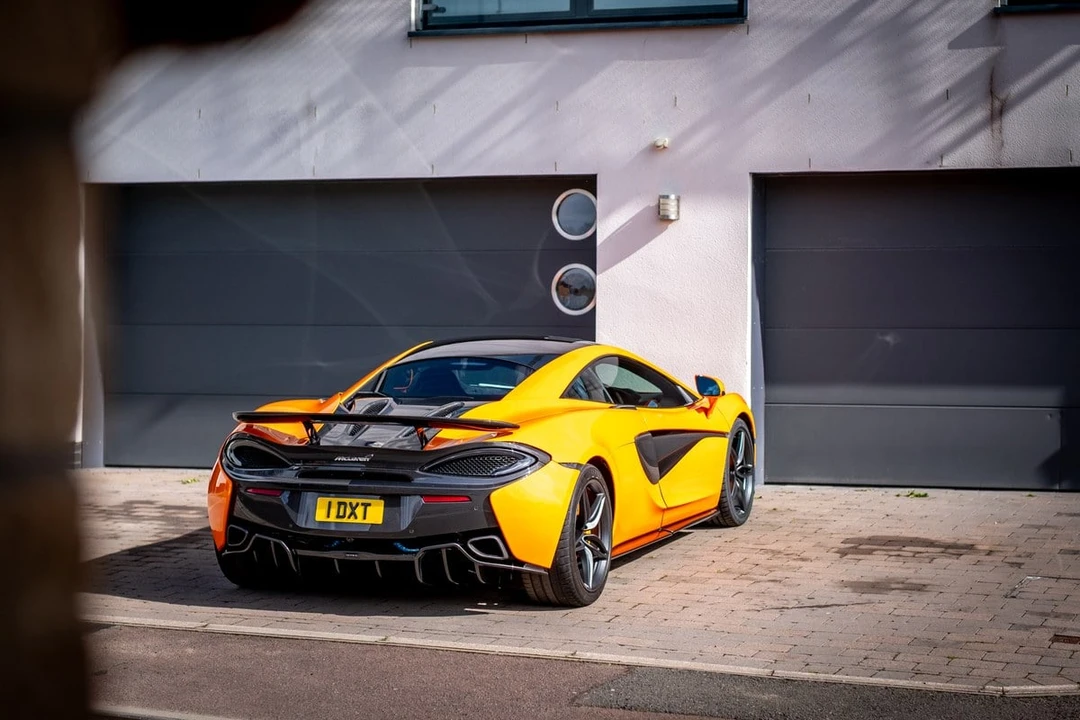 2017 McLaren 570S - Image 28 of 31