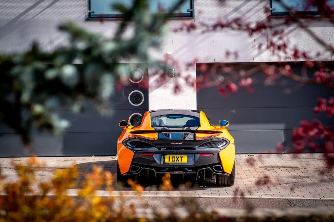 2017 McLaren 570S - Image 29 of 31