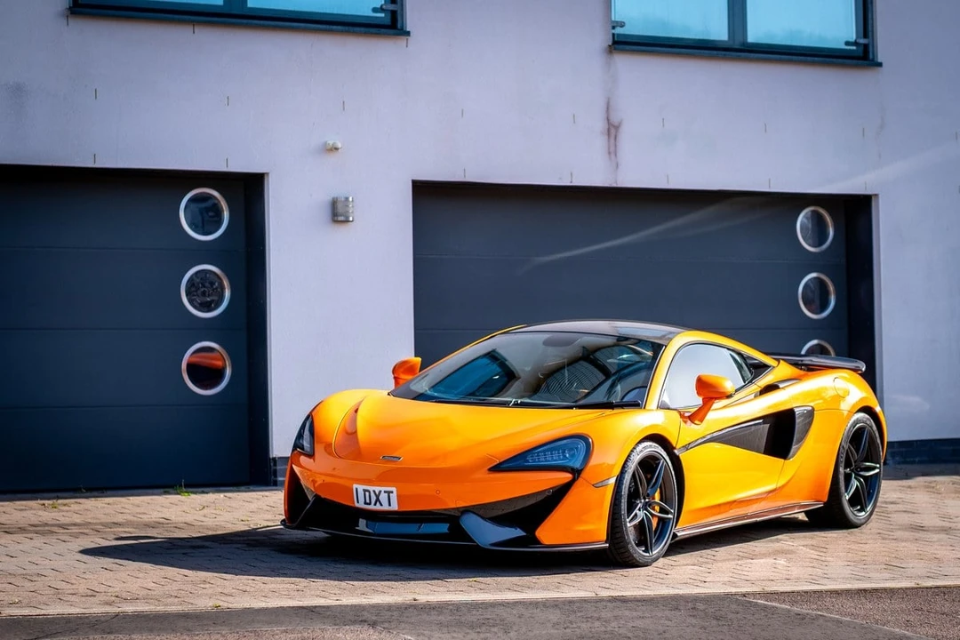 2017 McLaren 570S - Image 8 of 31