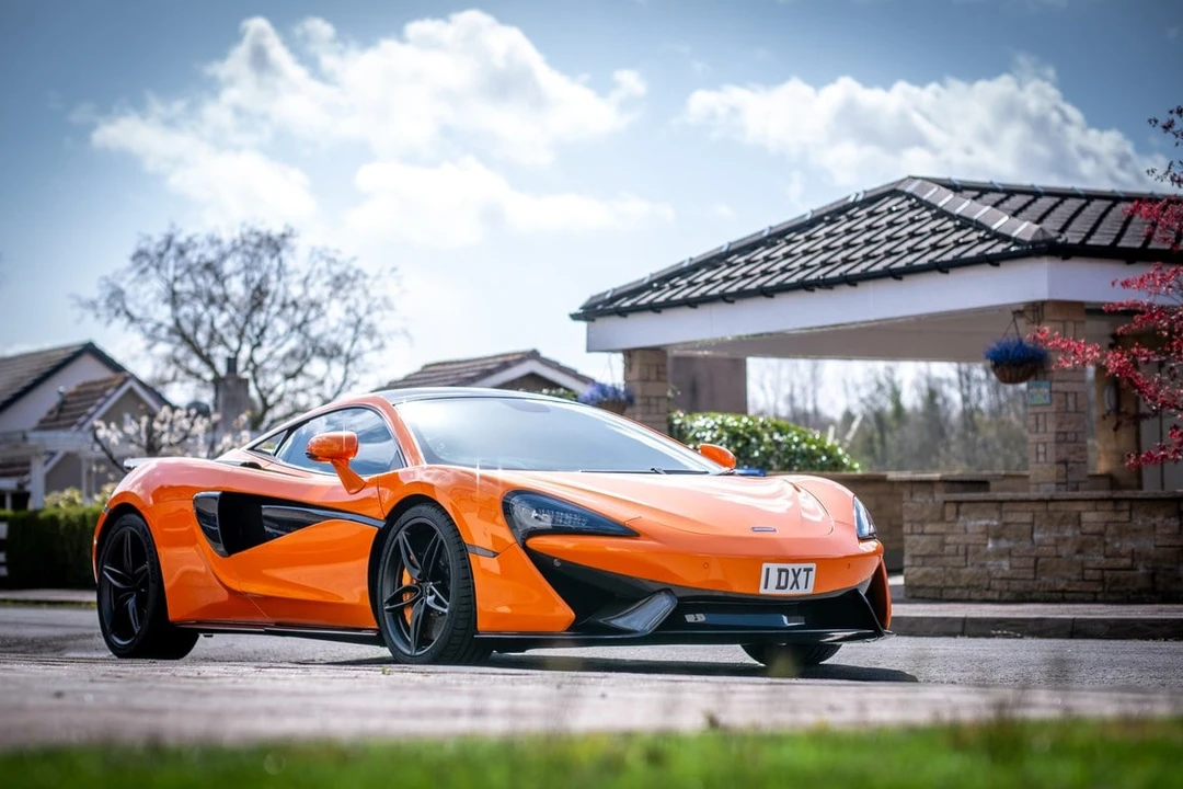 2017 McLaren 570S - Image 3 of 31